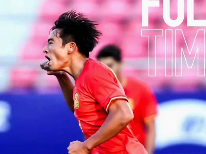 媒体人:U17国脚张伯霖接近加盟湖北星辉,玉昆也曾向球员报价